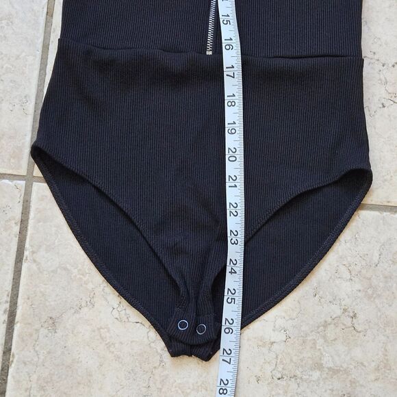 Express Bodysuit Women XS Black Body Contour Sleeveless Ribbed Front Zip Classic - Picture 9 of 14